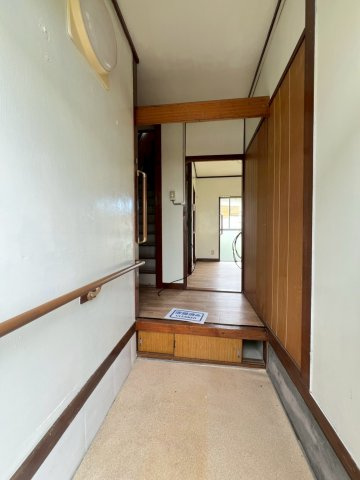 兵庫厚生年金住宅4号棟の玄関
