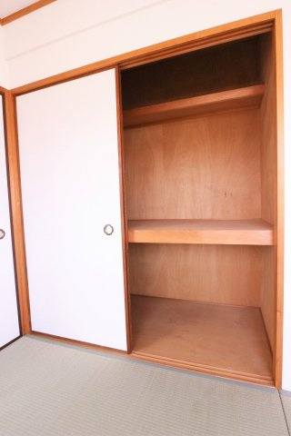 ハイツべルビュウの収納