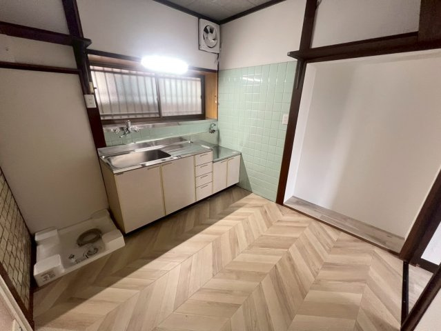 星陵台1丁目貸家の居間・リビング