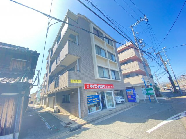 セゾン舞子の外観