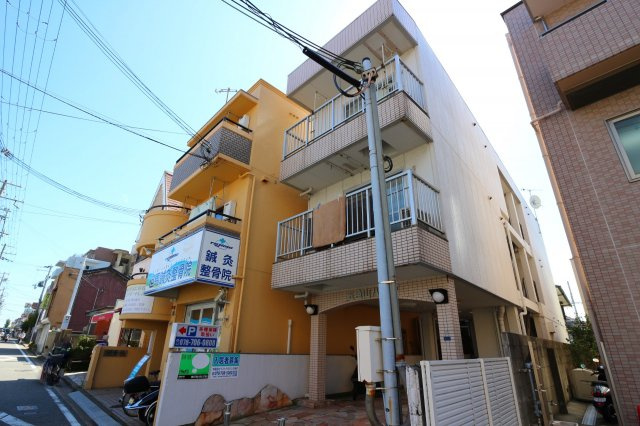 五色山ハイツのエントランス