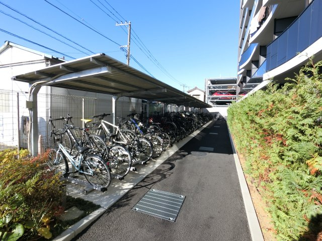 ブランシエスタ浦安の駐車場