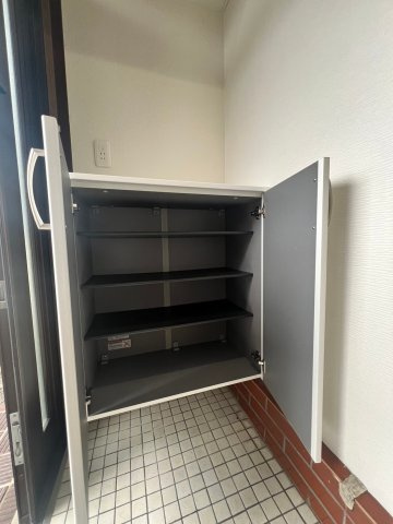 舞子坂4丁目戸建の収納