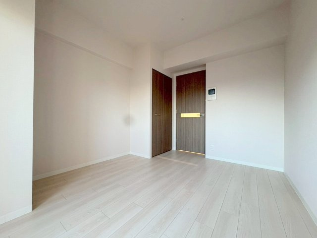 エムブイインプ新大阪の居間・リビング