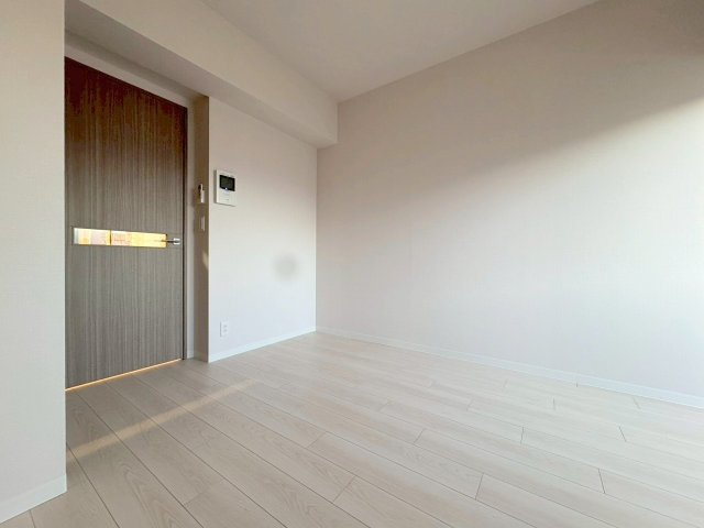 エムブイインプ新大阪の居間・リビング