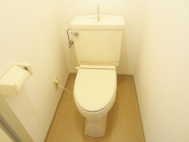旭泉マンションのトイレ|トイレも清潔感があって綺麗ですよ