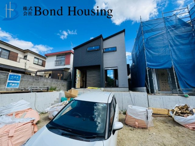 長期優良住宅取得　南多聞台4丁目　新築2区画　1号棟の前面道路含む現地写真