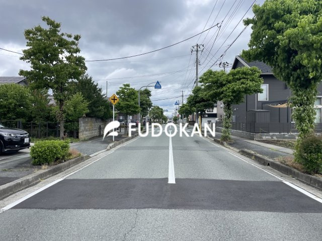 山形市鈴川町２丁目の新築一戸建の前面道路含む現地写真|前面道路