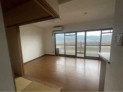 ペルル中山南参番館の和室|朝日の入る東向き！引継可能な駐車場あり