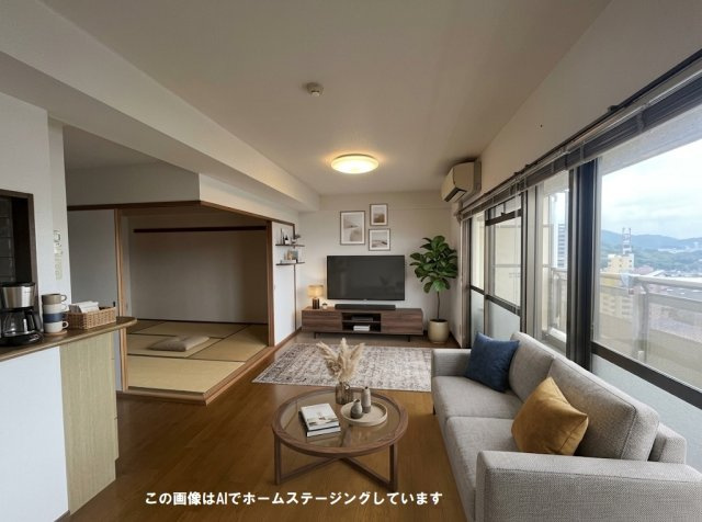ペルル中山南参番館の居間・リビング