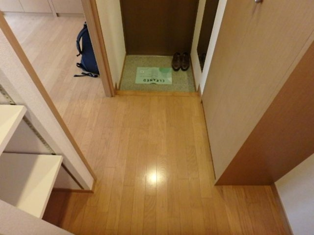 アピス三軒茶屋の玄関|明るい玄関です