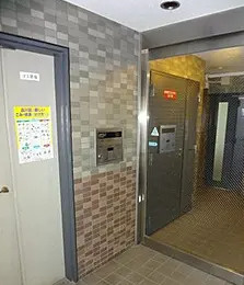 ロイヤルパレス目黒のエントランス
