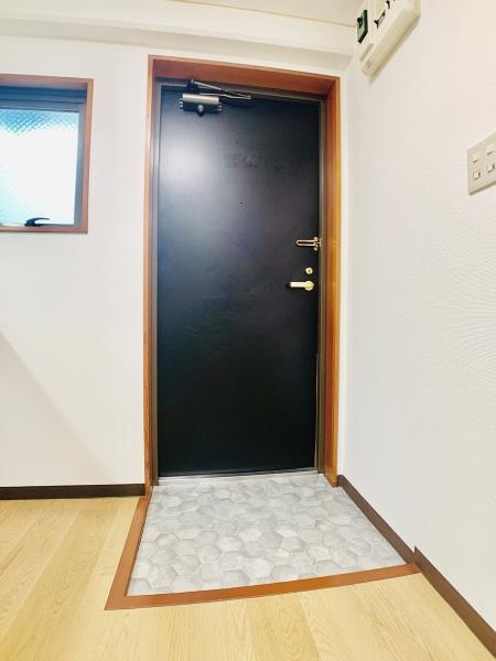 ハウスチェリー千歳台の玄関