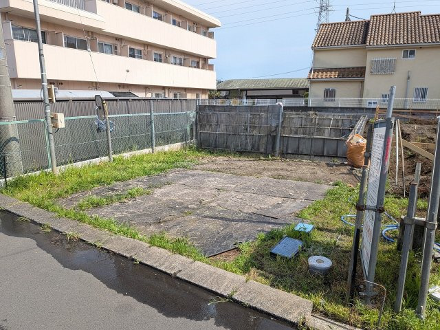 八王子市　椚田町　新築一戸建ての駐車場|～並列2台駐車可能カースペース～