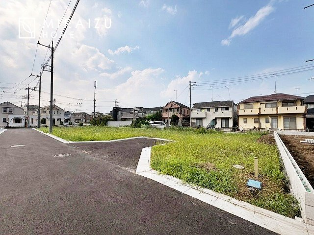 【外観】 | 陽の光をたっぷりと浴びながら、気持ちよく暮らせます。夢のマイホームも、夢ではなく実現できます！見学・ご相談など、お気軽にご連絡ください。