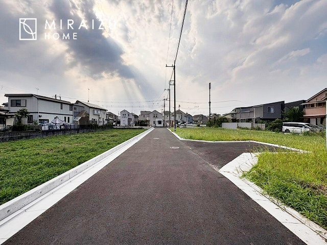 【前面道路含む現地写真】 | 暮らしやすさを考えたプランで、快適な住環境を実現。安らぎに満たされる、ゆとりある日々を過ごせます♪