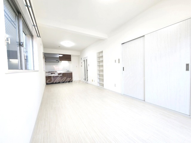 藤沢市鵠沼の賃貸マンションの居間・リビング
