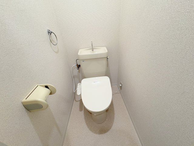 生駒市小瀬町の賃貸マンションのトイレ