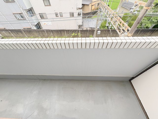 生駒市小瀬町の賃貸マンションのバルコニー