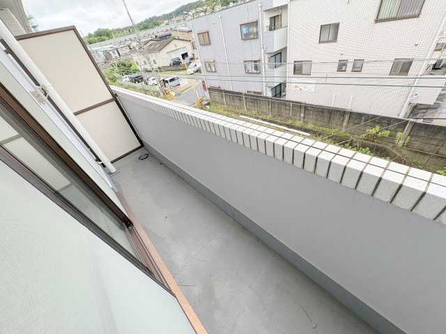 生駒市小瀬町の賃貸マンションのバルコニー
