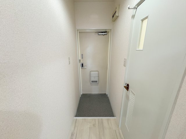生駒市小瀬町の賃貸マンションの玄関