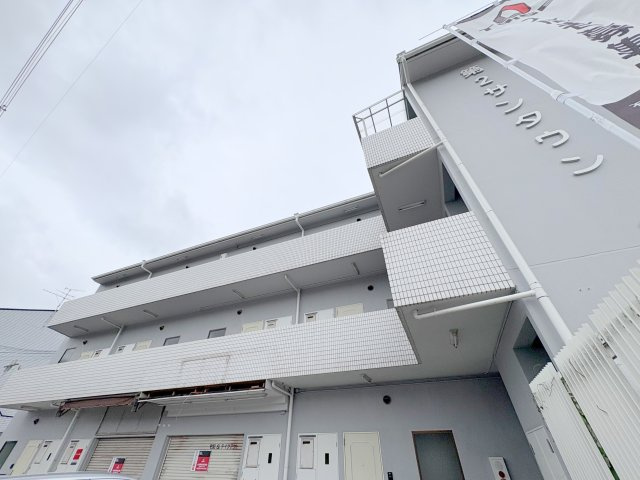 生駒市小瀬町の賃貸マンションの外観