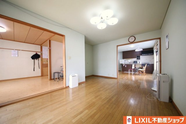 久喜市青葉5丁目中古戸建の居間・リビング