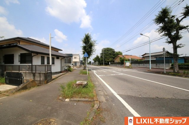 久喜市青葉5丁目中古戸建の前面道路含む現地写真|東側公道