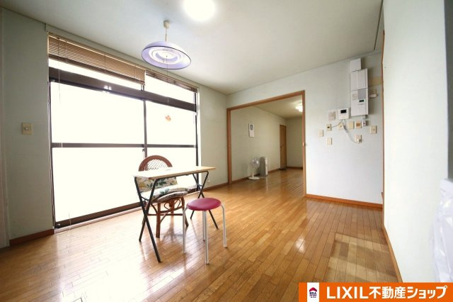 久喜市青葉5丁目中古戸建の居間・リビング