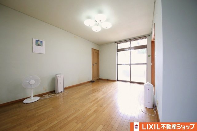 久喜市青葉5丁目中古戸建の居間・リビング