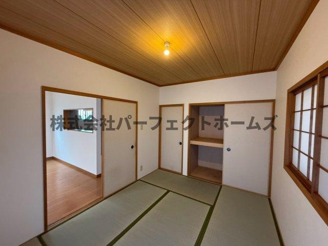 津田山手2丁目戸建　賃貸の和室|柔らかい畳が心地よい和室