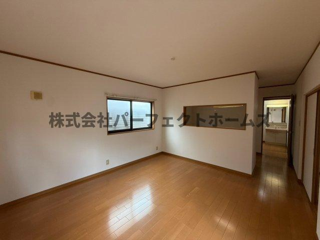津田山手2丁目戸建　賃貸の居間・リビング|ゆったり過ごせる居間です