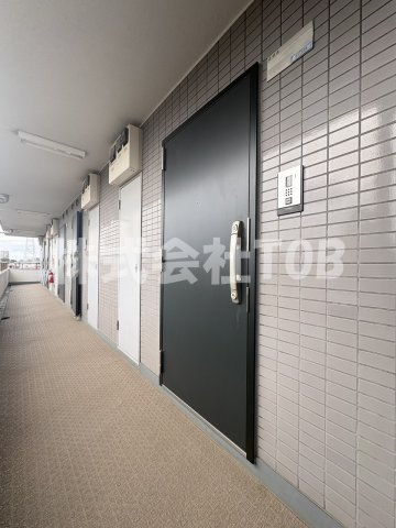 【その他】 | ワコーレ八幡山 | 406号室　玄関ドア