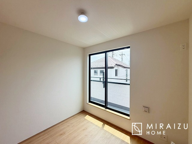 【庭】 | 青く澄み渡った綺麗な空と、陽の光をたっぷりと受ける、そんな新築住宅で新生活をスタートしてみませんか？見学・ご相談等、ミライズホーム(株)までお気軽にご連絡下さい♪