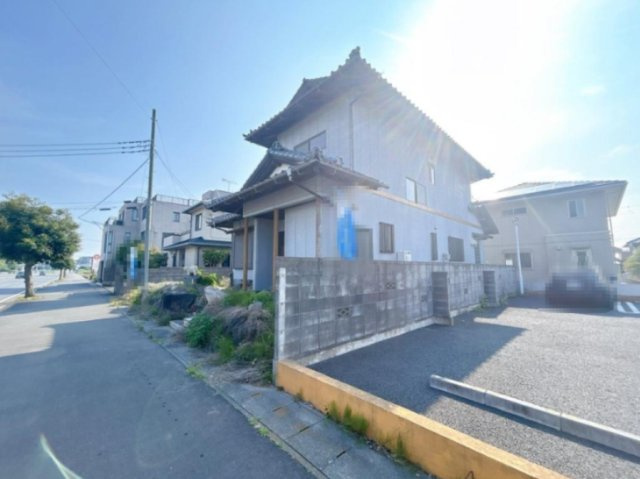 ひたちなか市大字中根　中古戸建の前面道路含む現地写真