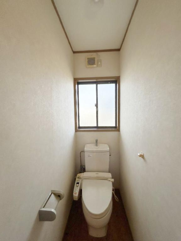 ひたちなか市大字中根　中古戸建のトイレ