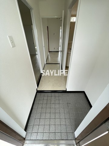 グランドシャトー鴫野の玄関