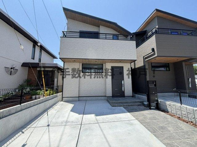 【外観】 | 神戸市垂水区桃山台3丁目　新築戸建2号棟　仲介手数料無料！ | 落ち着いた雰囲気の外観です