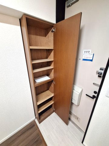ＡＮ　ＯＷＬ中新井の収納|★玄関スペース★※リフォーム中