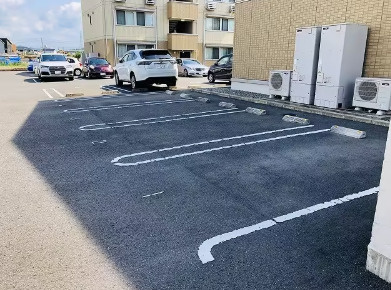 グレンディール　Bの駐車場