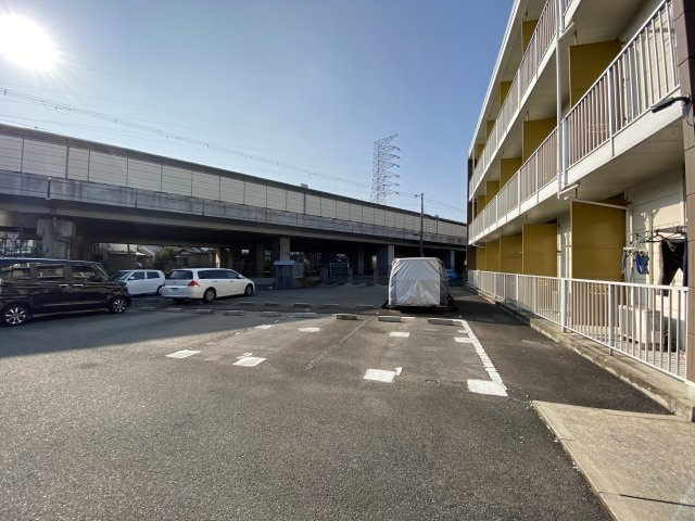 【駐車場】