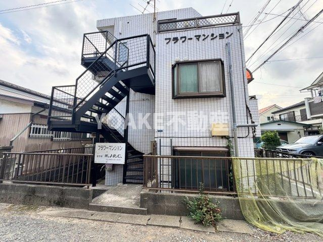 大和市上草柳２丁目の賃貸マンションのエントランス