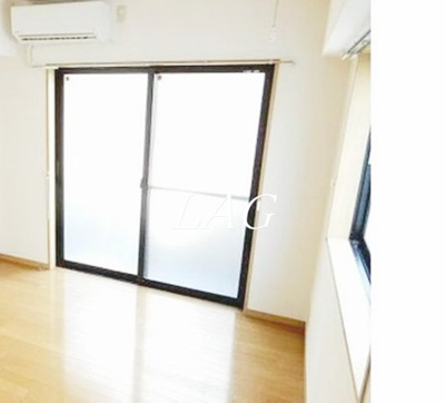【居間・リビング】 | シンフォニアパレス | 洋室のお部屋です。