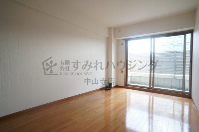 グランドール宝塚の寝室