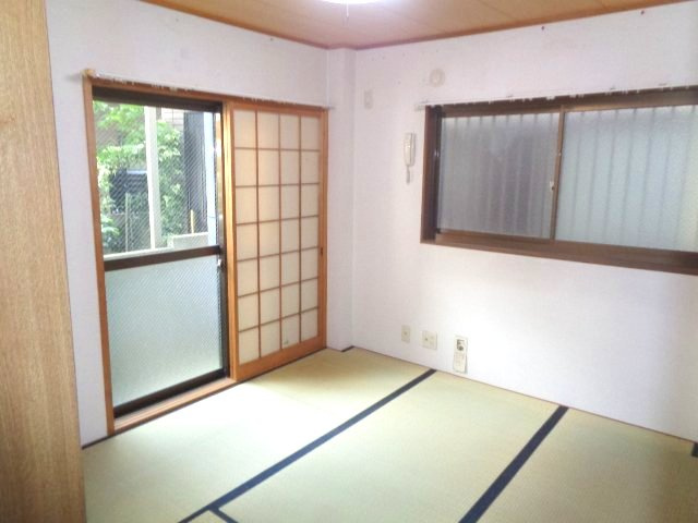 本庄町1丁目　の和室|あるとやっぱり嬉しい和室のあるお部屋。イグサの香りに癒されます。