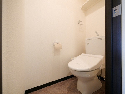 【トイレ】 | グレイスレジデンス大阪West | ゆったりとした空間のトイレです