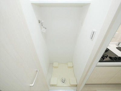 【設備】 | シャルマンパレ淡路 | 洗濯機置き場です