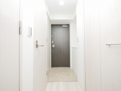 【玄関】 | シャルマンパレ淡路 | 明るい玄関です