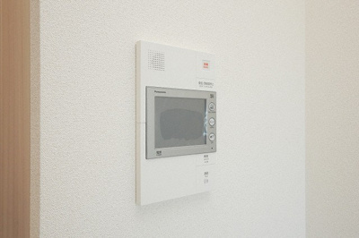 【セキュリティ】 | グランカリテ北大阪リヴィエ | モニター付きインターホンです