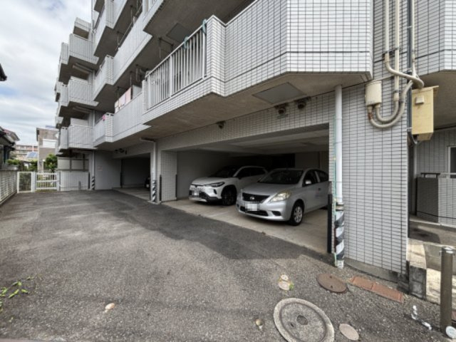 エスポワール淵野辺の駐車場